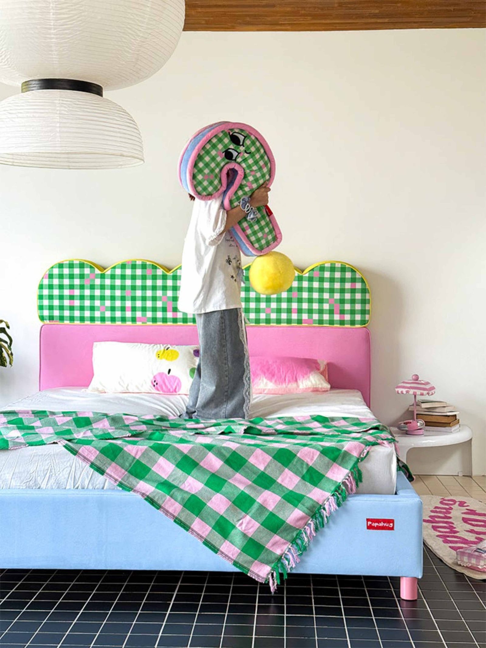 papahug-profile202510-32